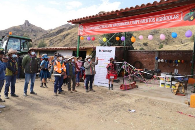 inauguran garaje para maquinaria agrícola en Velille (Hudbay Perú)