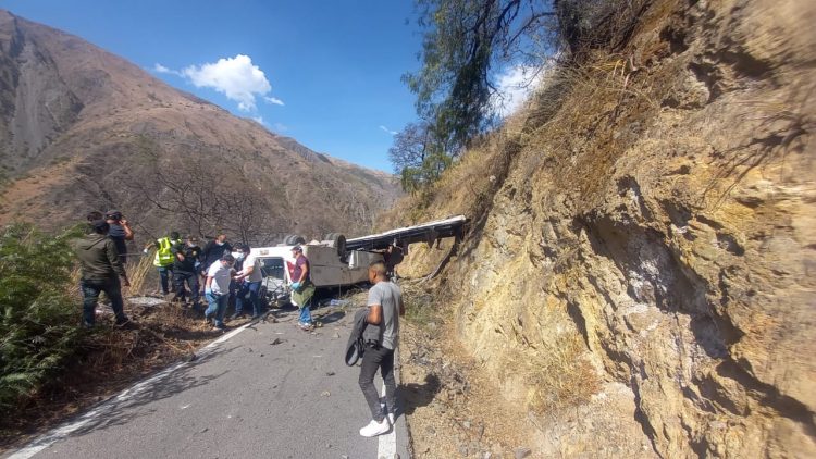 accidente de vehículo que transportaba a trabajadores de Las Bambas