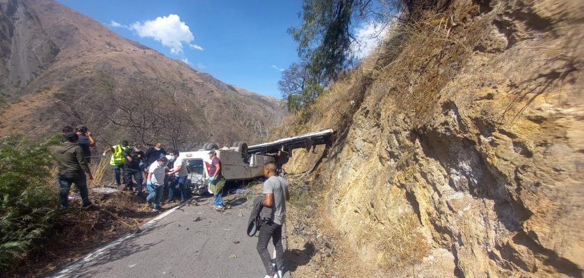 accidente de vehículo que transportaba a trabajadores de Las Bambas