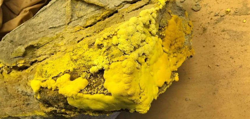 mineral de uranio