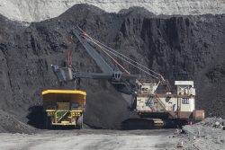 Exploración y explotación de carbón térmico quedarían prohibidas en Colombia
