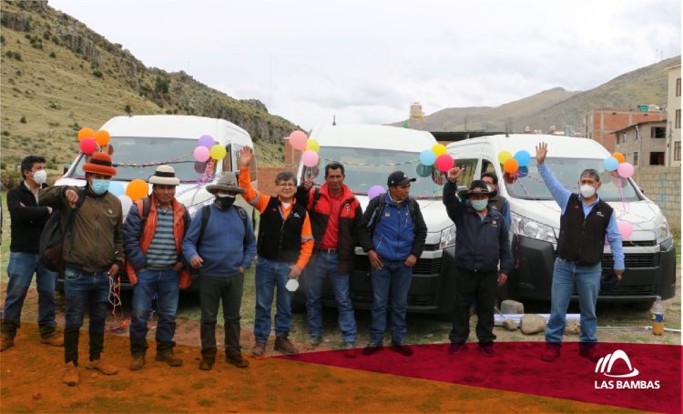 Las Bambas entrega transporte para escolares de las comunidades de Challhuahuacho