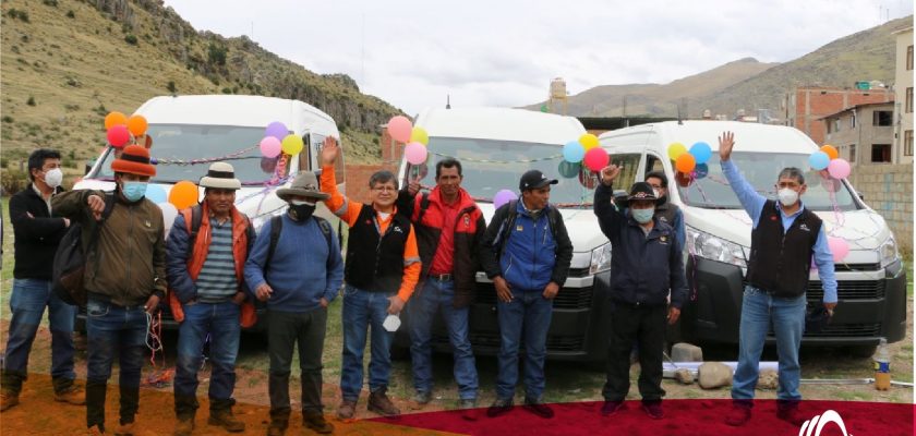Las Bambas entrega transporte para escolares de las comunidades de Challhuahuacho