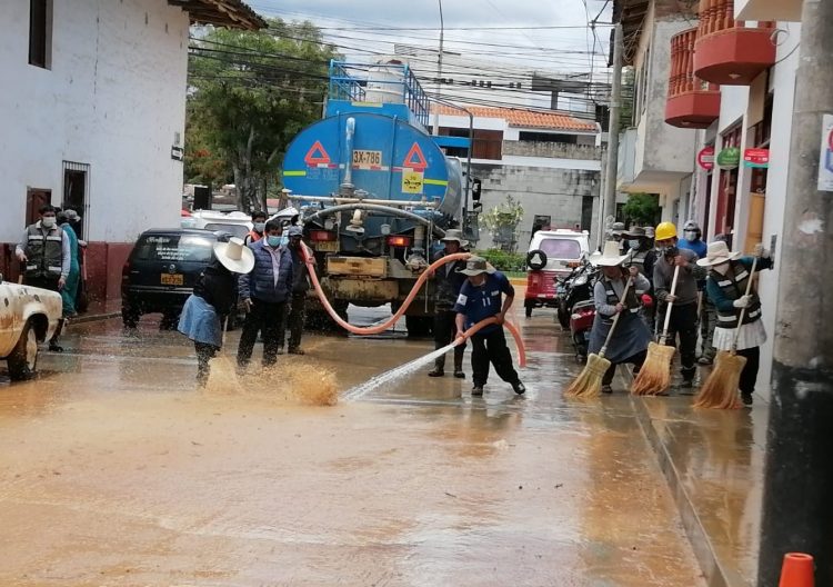 Newmont Yanacocha brindó apoyo durante la emergencia generada por las lluvias en Los Baños del Inca