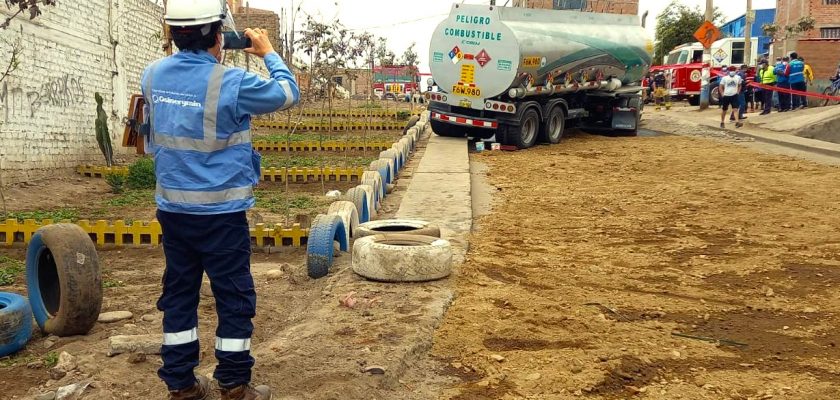 Osinergmin supervisa derrame de petróleo por camión cisterna