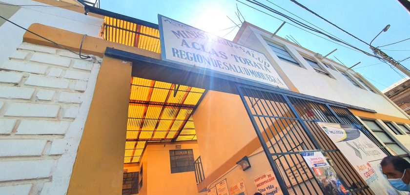 (Southern Perú) nuevo centro de salud en Torata 1