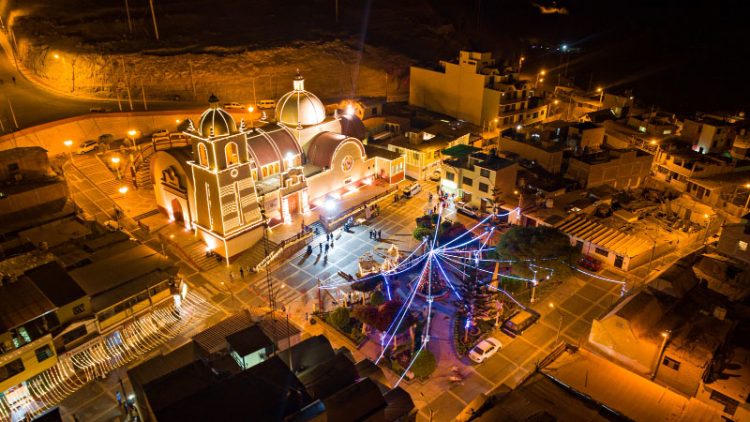 Southern Perú realiza iluminación del Santuario de Nuestro Señor de Locumba para celebrar fiestas de Navidad