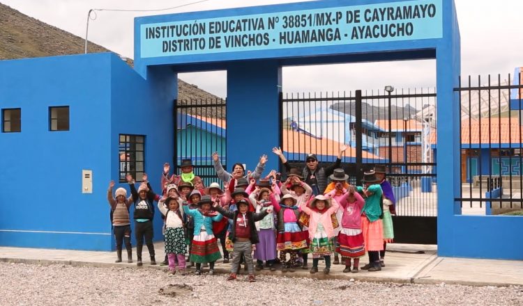 Se inauguraron 3 colegios en Vinchos con el apoyo de PERU LNG