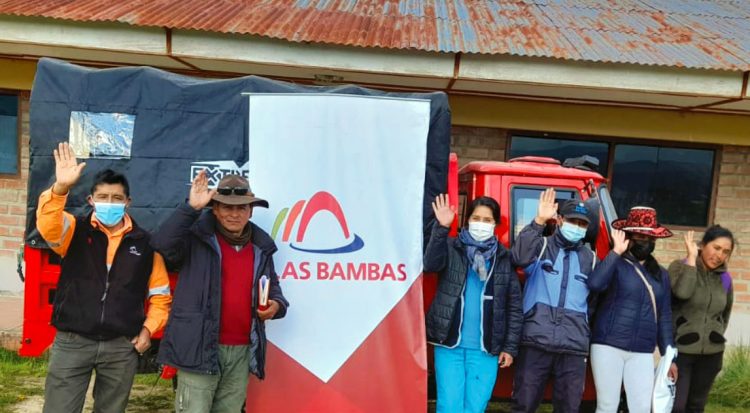Chumbivilcas Las Bambas entrega equipos en favor de pobladores de Velille