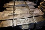 Glencore vende aluminio ruso para almacenarlo en el LME