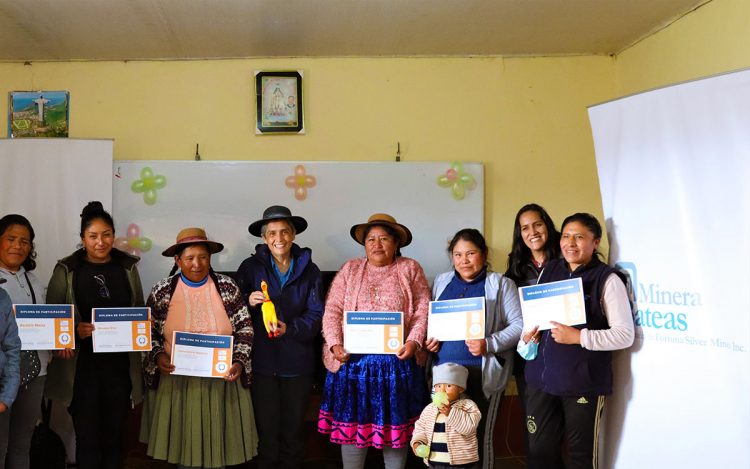 Mujeres cayllominas participan de talleres de liderazgo realizado por Minera Bateas