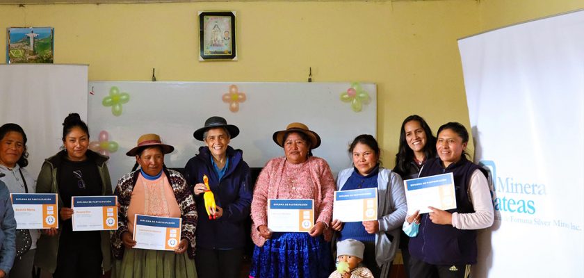 Mujeres cayllominas participan de talleres de liderazgo realizado por Minera Bateas