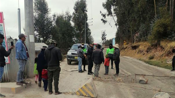 (Las Bambas) Pobladores de Mara realizan bloqueo del corredor minero