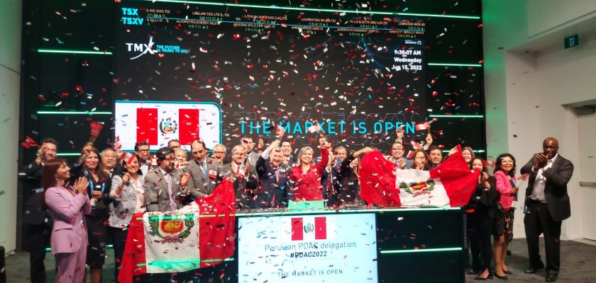 (PDAC 2022) Delegación peruana toca la campana de apertura de la Bolsa de Toronto y TSX Venture Exchange en Toronto