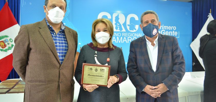 Centro de Vacunación Oficinas Yanacocha recibe reconocimiento