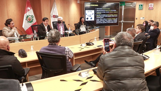 MTC se reúne con la Asociación Peruana de Vehículos Eléctricos y Alternativos