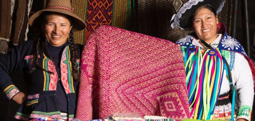 Camisea apoya a maestros artesanos de Cusco