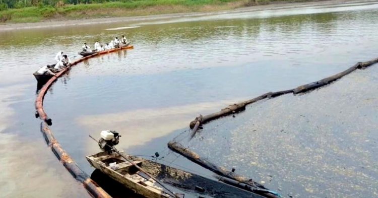 derrame de petróleo en el río Cuninico