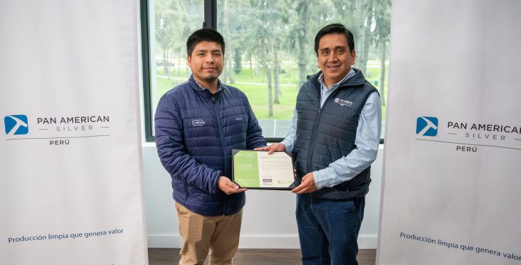Celepsa certifica a Pan American Silver Huarón por energía eléctrica renovable