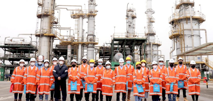 Estudiantes de la UNI en la Refinería Conchán