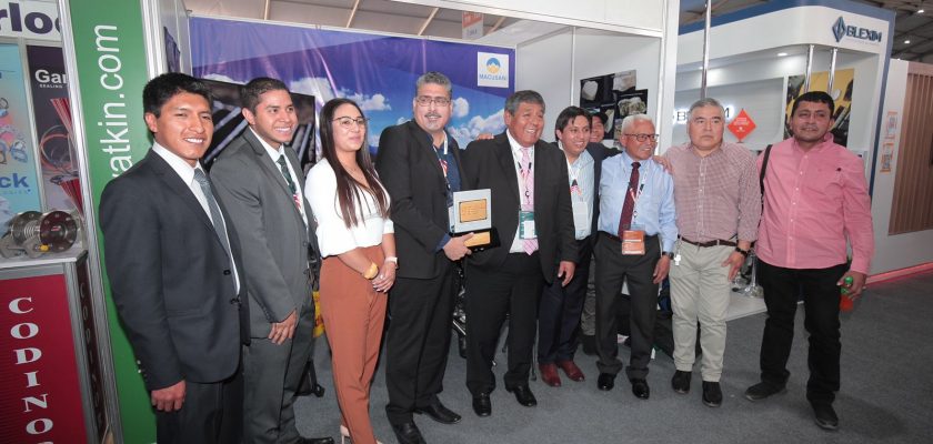 Macusani Yellowcake gana el Premio Nacional de Minería en PERUMIN 35 en la categoría Legal y Tributario