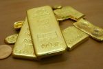 Oro se encamina hacia mejor mes en más de 2 años