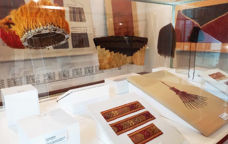 Museo de Minerales Andrés del Castillo (Textiles prehispánicos)