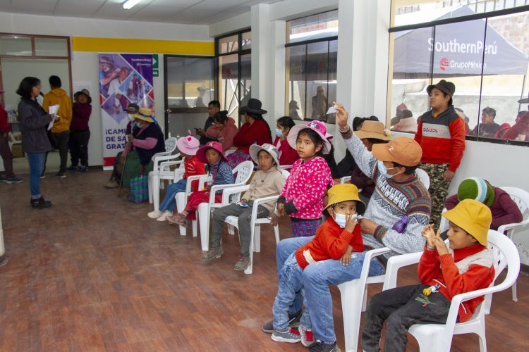Southern Perú campaña médica gratuita en Moquegua