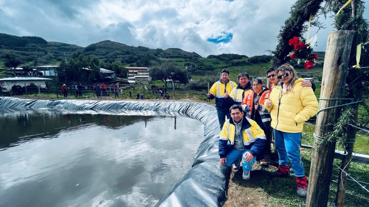 Gold Fields realiza la instalación de 210 micro reservorios para mejorar las condiciones de gestión del agua en comunidades de Hualgayoc