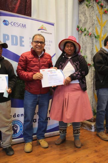 67 comuneros de Espinar recibieron diplomas a nombre de la Nación al concluir estudios en “Administración de Empresas Rurales” financiado por Antapaccay