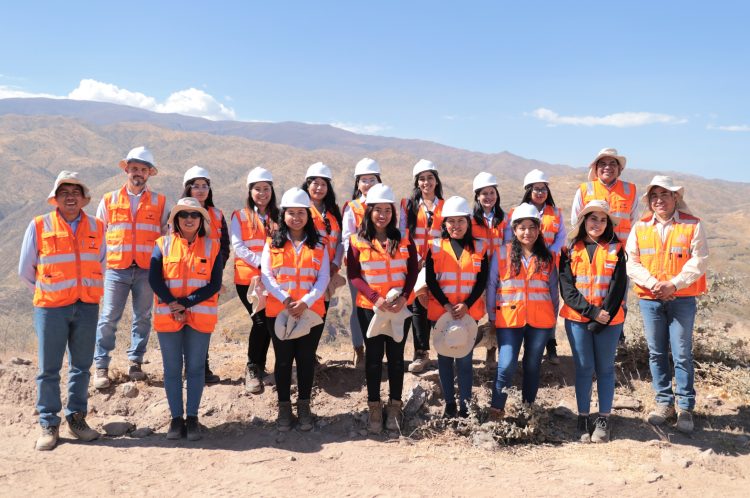 Estudiantes líderes de WIM Perú visitaron el proyecto Zafranal