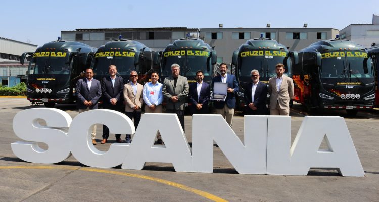 Minera Raura y Cruz del Sur adquieren flota de buses