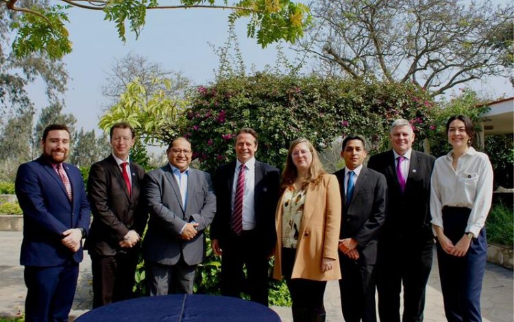 Embajada Británica y H2 Perú
