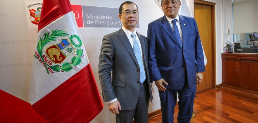 MINEM sostiene reunión de trabajo con China Energy International