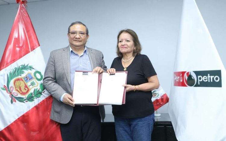 Petroperú y Perupetro firman contrato de licencia para operar lotes I y VI de Talara