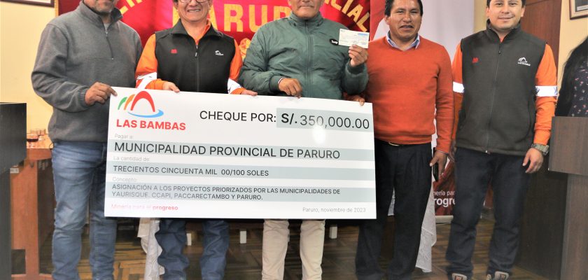 Minera Las Bambas entrega cheque por 350 mil soles para la provincia de Paruro en Cusco