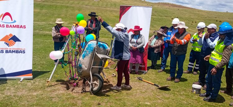 Cusco: Minera Las Bambas inicia construcción de Salón Multiusos en beneficio de pobladores de Tuntuma