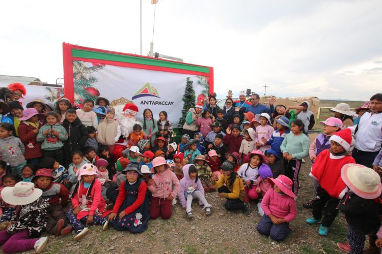 Antapaccay celebra la Navidad en Espinar 