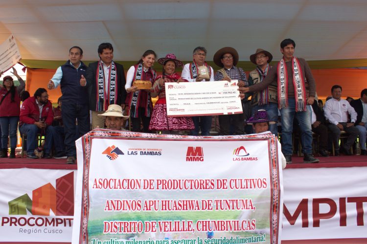 Minera Las Bambas campesinas de Cusco