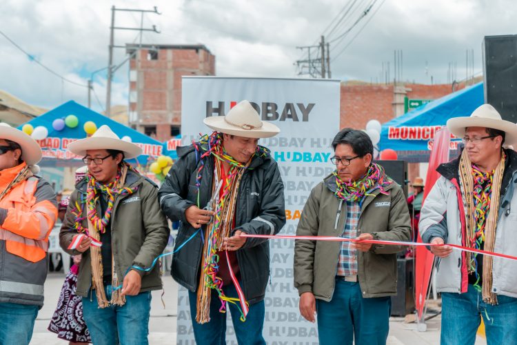 Hudbay Perú construcción de pistas y veredas en Velille