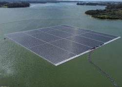 central solar flotante de Brasil