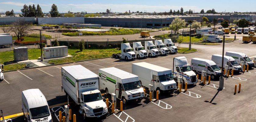 Hitachi Energy y Penske carga de camiones eléctricos