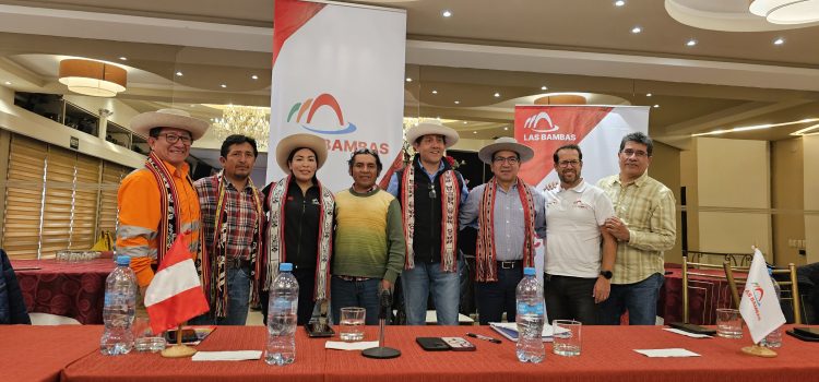 Minera Las Bambas y empresa multicomunal Qorilazo firman contrato de mantenimiento vial (2)