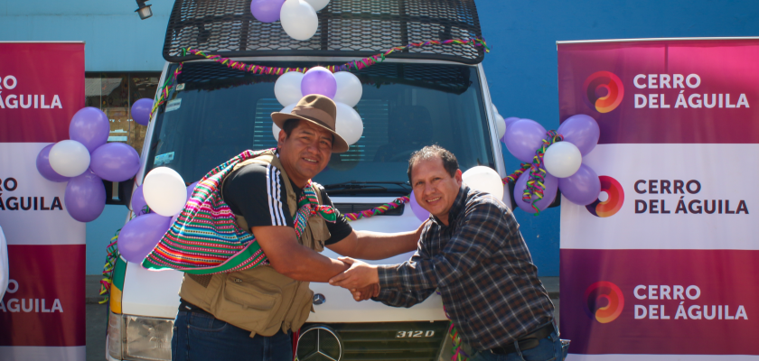 Kallpa entrega vehículo a Huancavelica