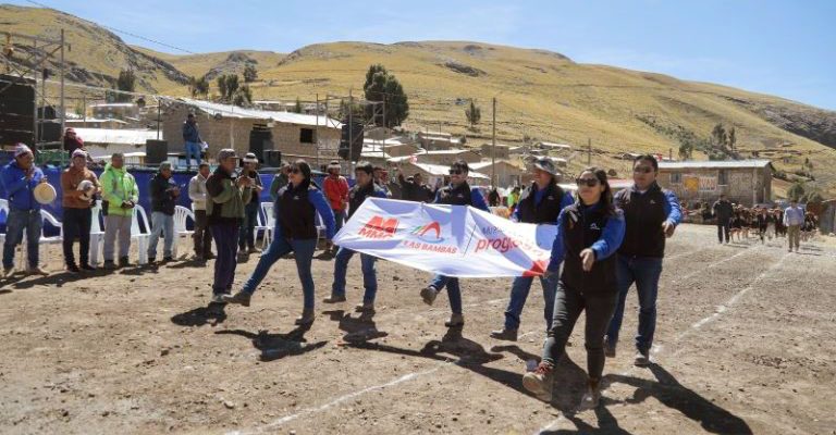Minera Las Bambas fortalece sus vínculos con Ccahuapirhua