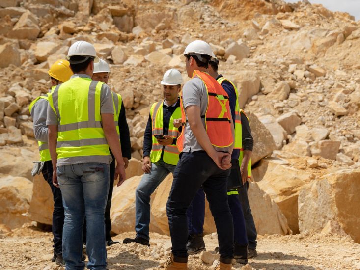 trabajadores en minería