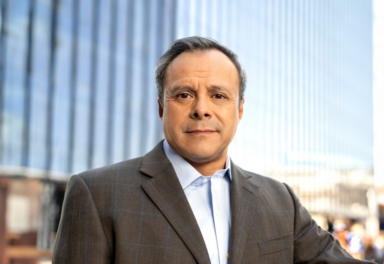 Mario Velázquez, Schneider Electric