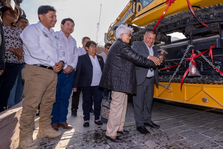 Camisea entrega excavadora