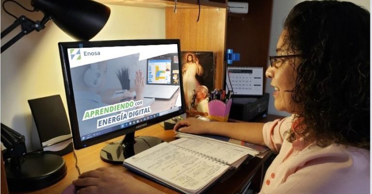 Más de 300 docentes se benefician con el programa «Aprendiendo con Energía Digital» de Enosa