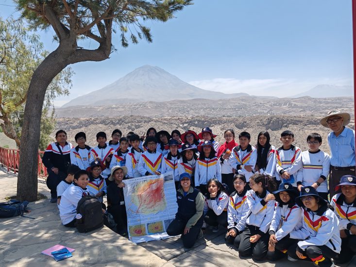 Ingemmet y estudiantes visita de campo al volcán Misti